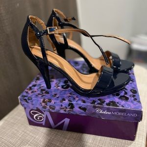 Worn 1 time for graduation,